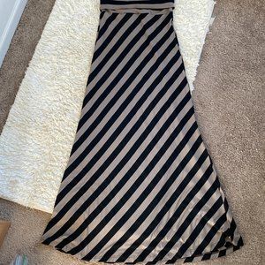 NWT-“Henri Girl” Gray/Blk Stripe Maxi Skirt